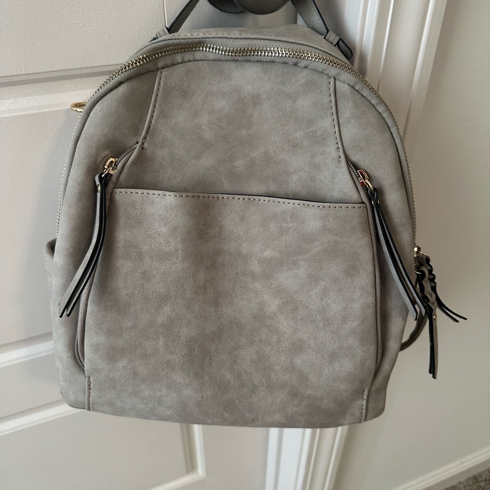 Grey, bag from Target. Also used as a book bag